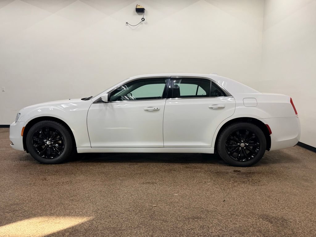 Used 2017 Chrysler 300 Limited AWD/4WD image 2