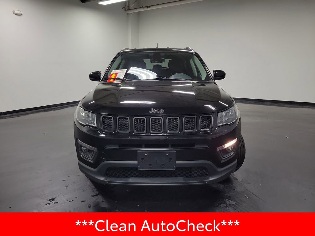 Used 2018 Jeep Compass Latitude w/ Popular Equipment Group AWD/4WD image 3