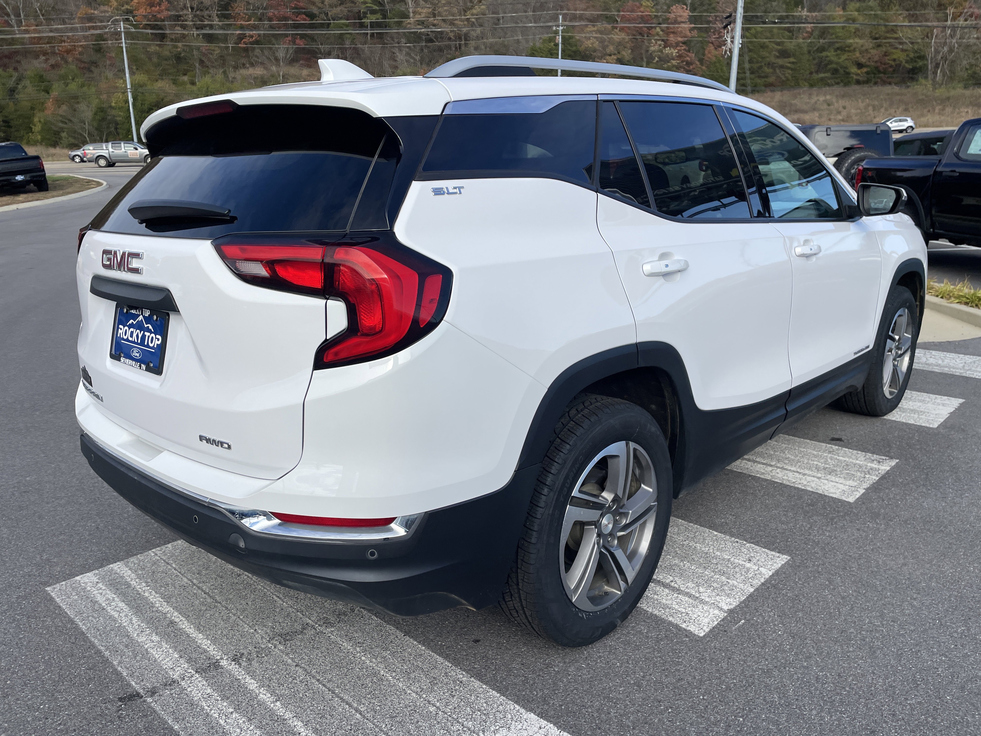 Used 2021 GMC Terrain SLT image 3