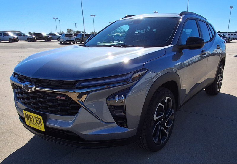 New 2026 Chevrolet Trax RS w/ Sunroof Package image 4