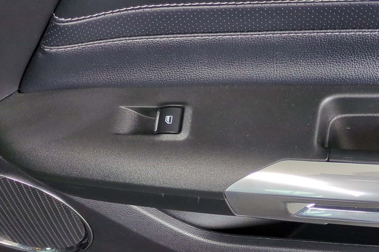 Used 2019 Ford Mustang Premium w/ Equipment Group 201A RWD image 21