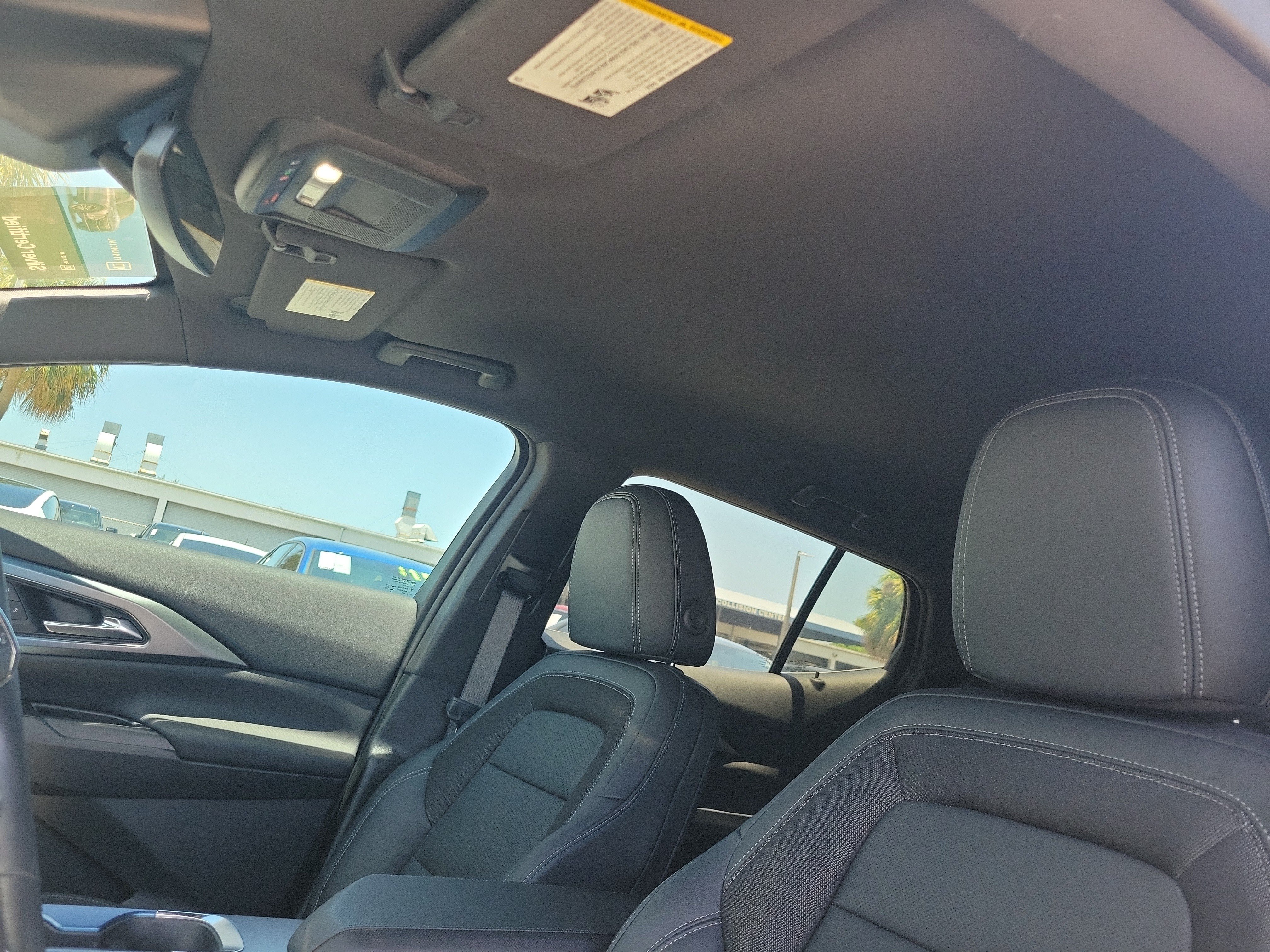 Used 2024 Chevrolet Equinox EV LT FWD image 13