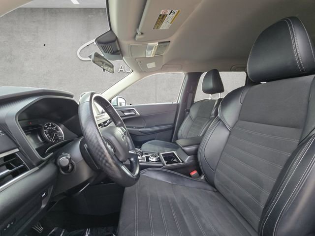 Used 2024 Mitsubishi Outlander SE image 19