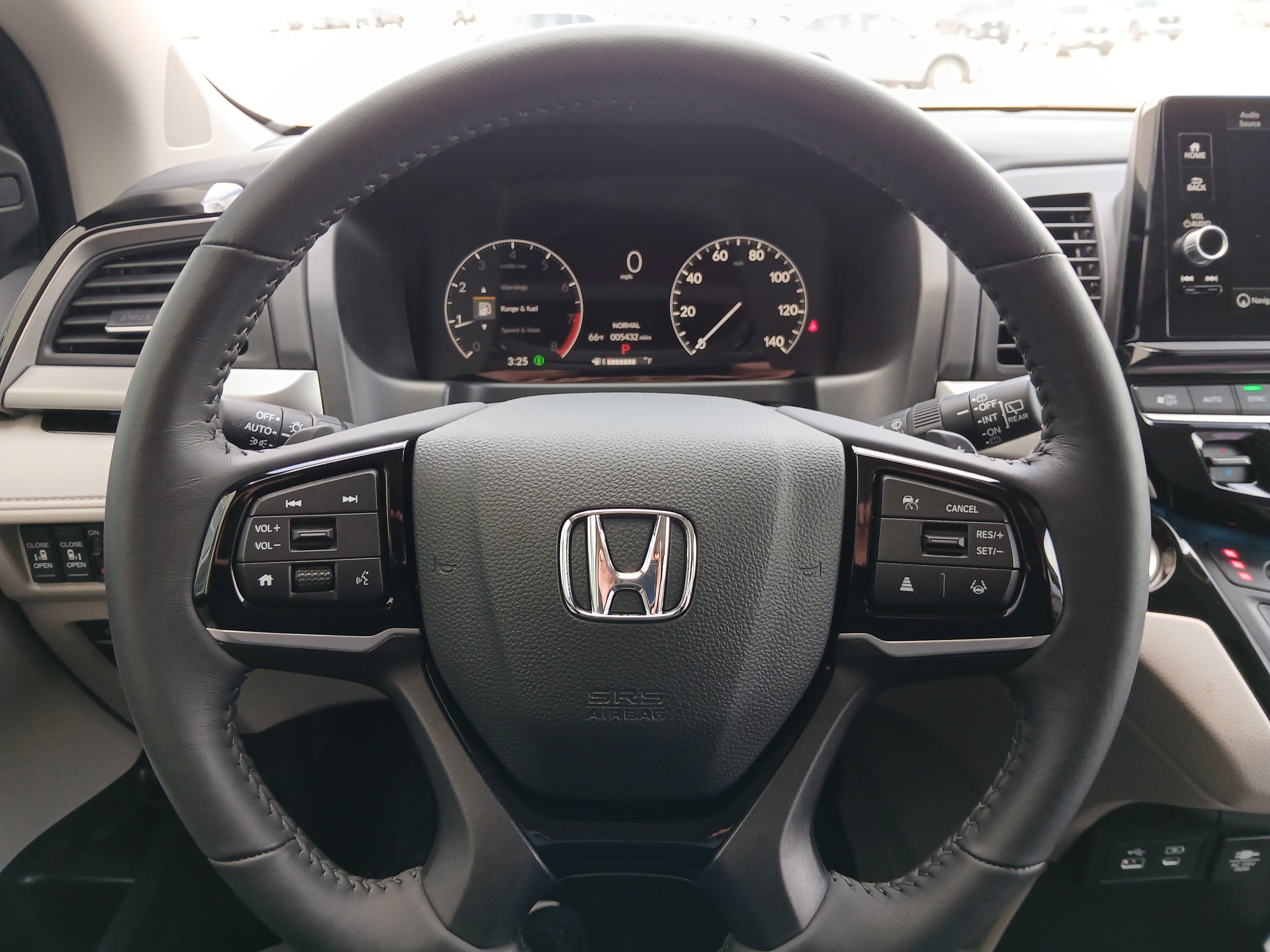 Used 2025 Honda Odyssey Touring image 10