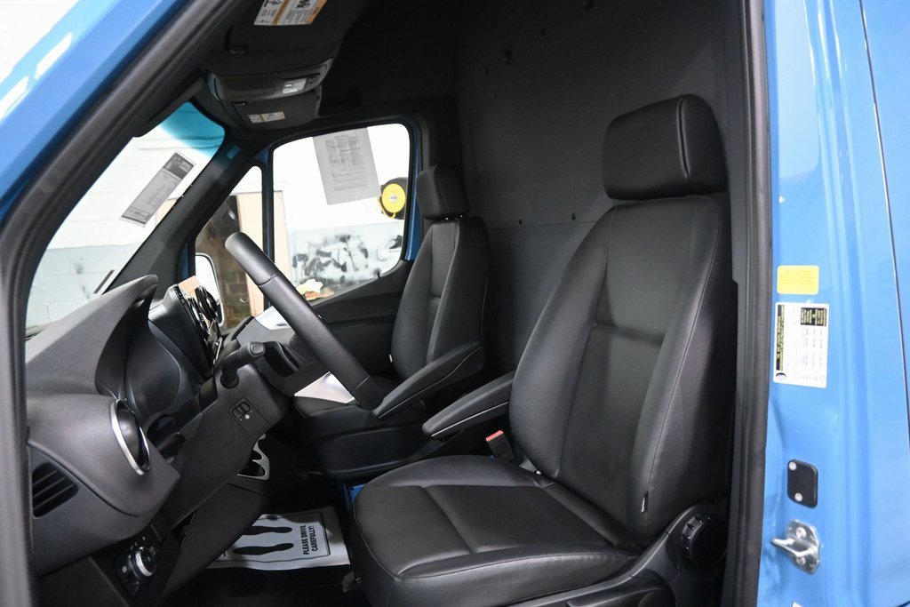 Used 2024 Mercedes-Benz eSprinter 170 Cargo image 26