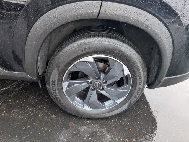 Certified 2026 Nissan Rogue SV AWD/4WD image 23