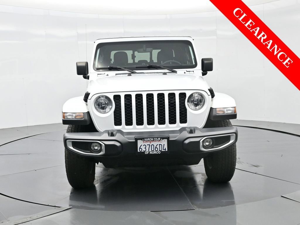 Used 2023 Jeep Gladiator Sport image 3