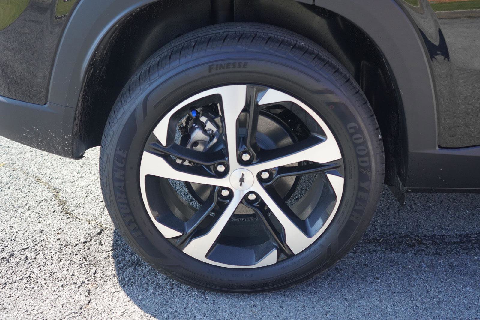 New 2026 Chevrolet Trax RS w/ Sunroof Package image 12