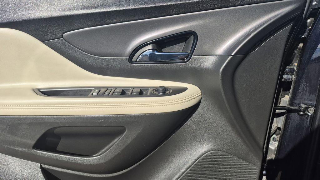 Used 2022 Buick Encore Preferred w/ Safety Package II image 7