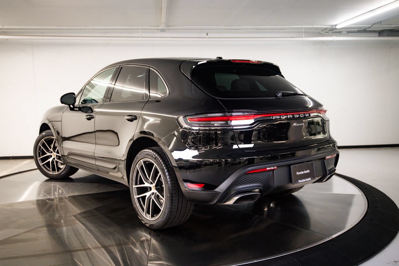 Certified 2023 Porsche Macan AWD/4WD image 3