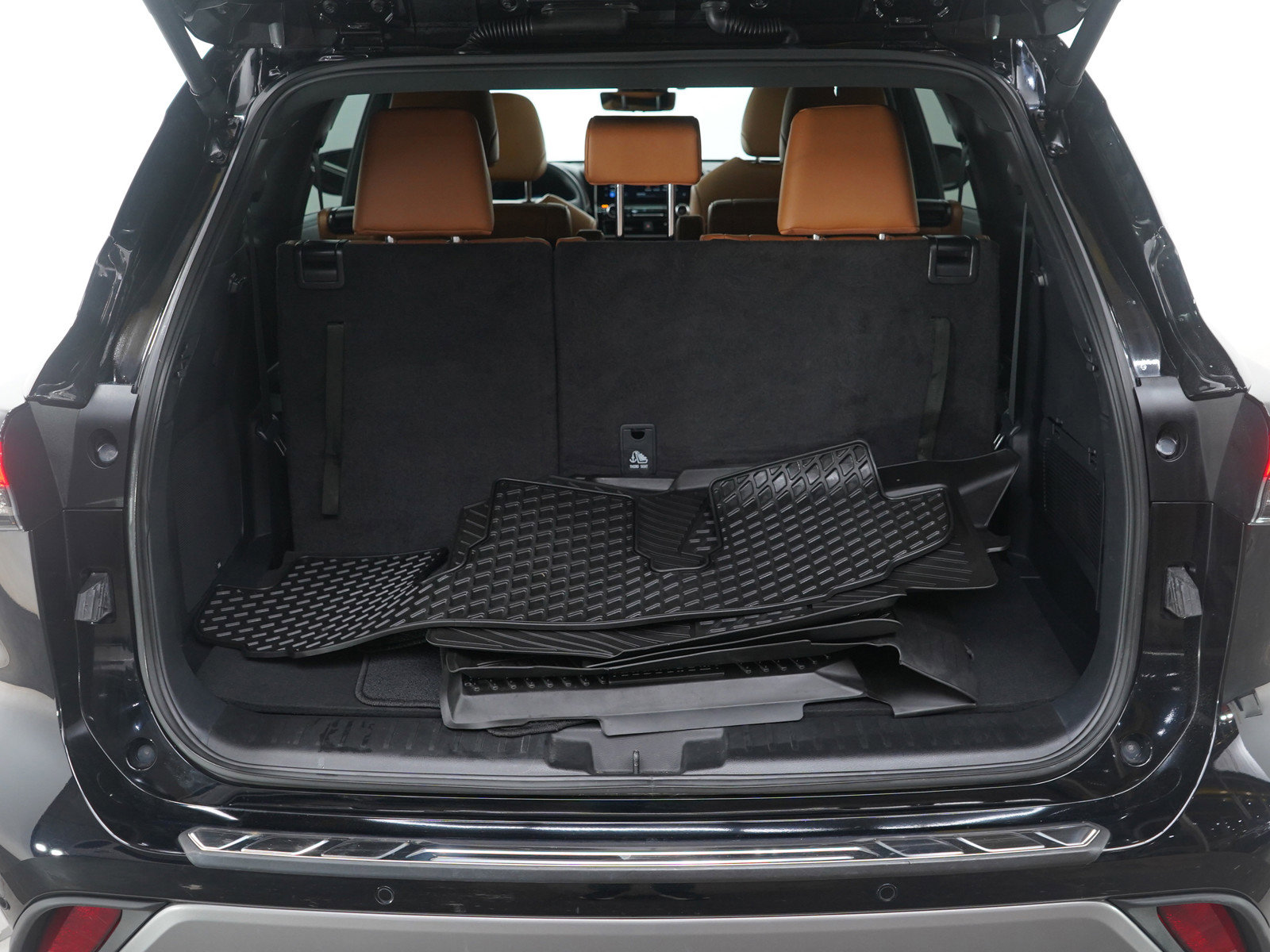 Used 2025 Toyota Highlander Platinum image 18