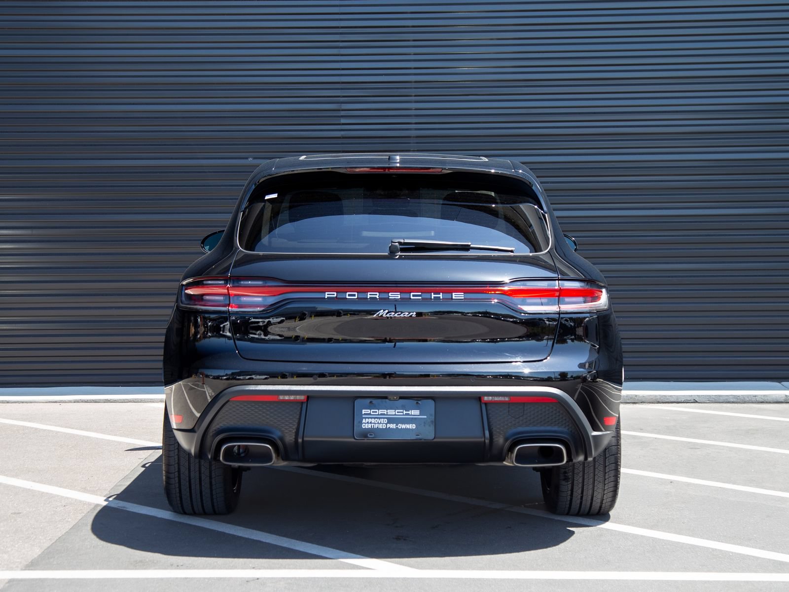 Certified 2023 Porsche Macan AWD/4WD image 6