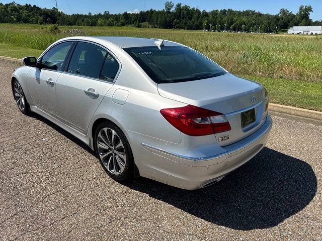 Used 2013 Hyundai Genesis 5.0 R-Spec RWD image 7