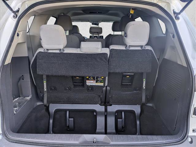 Used 2024 Toyota Sienna LE image 6