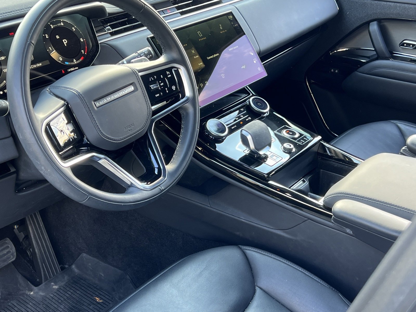 Used 2023 Land Rover Range Rover Sport SE image 4