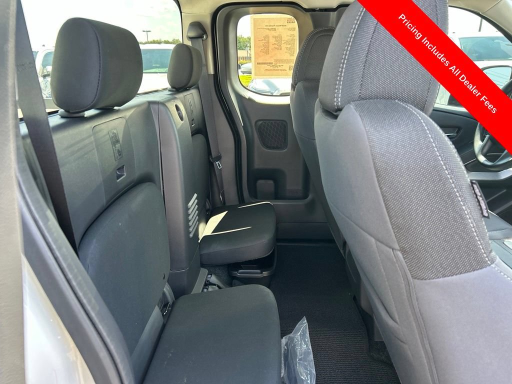 Used 2025 Nissan Frontier SV RWD image 19