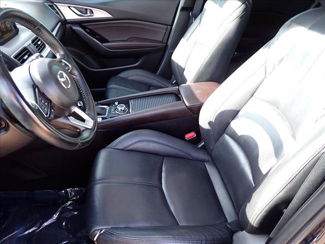 Used 2018 MAZDA MAZDA3 Touring FWD image 11