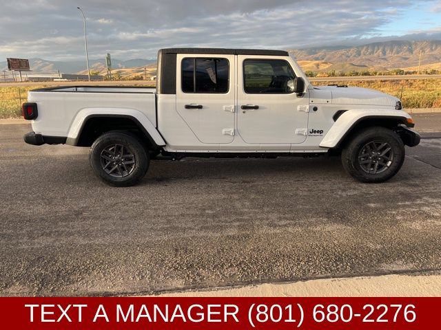 New 2025 Jeep Gladiator Sport AWD/4WD image 2