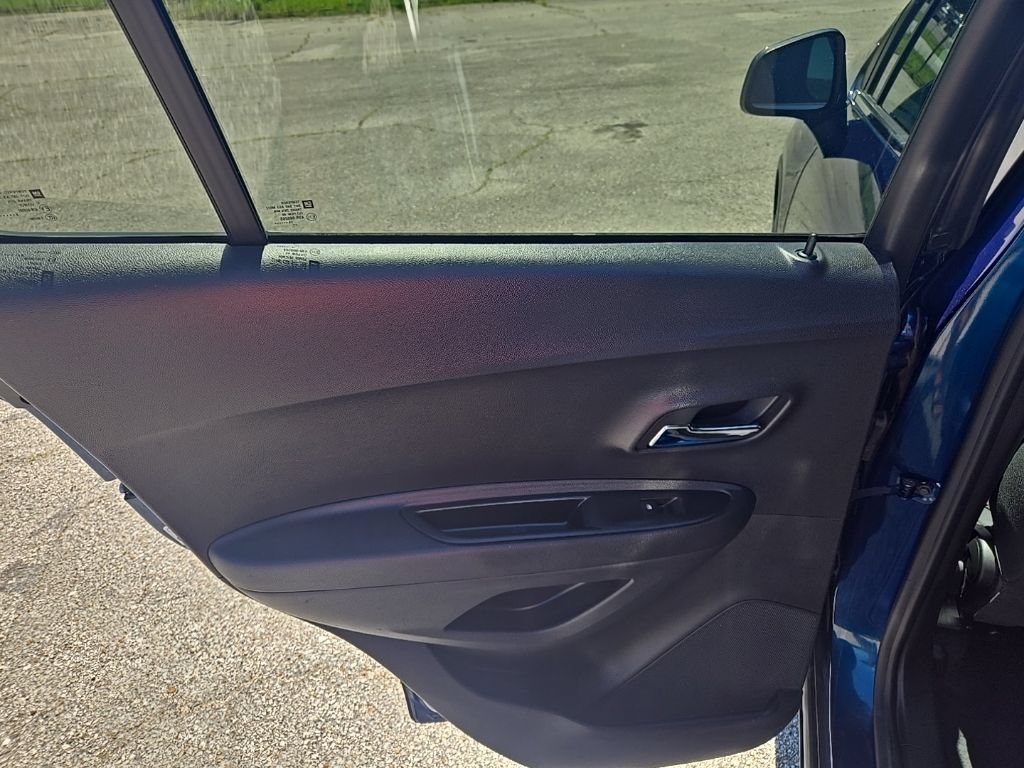 Used 2020 Chevrolet Trax LT FWD image 18