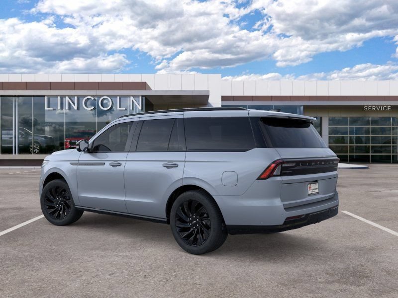 New 2026 Lincoln Navigator Reserve w/ Jet Appearance Package AWD/4WD image 4
