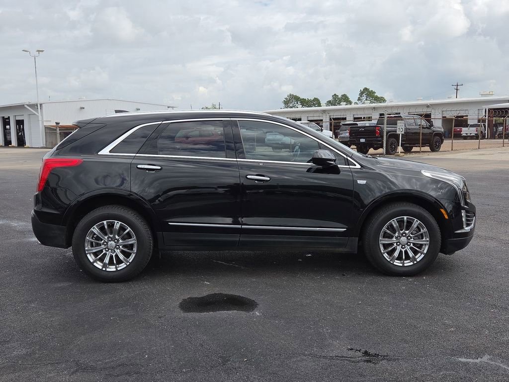 Used 2017 Cadillac XT5 Luxury w/ Driver Awareness Package image 18