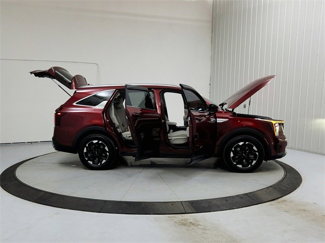 Used 2025 Kia Sorento S w/ Panoramic Sunroof Package image 16
