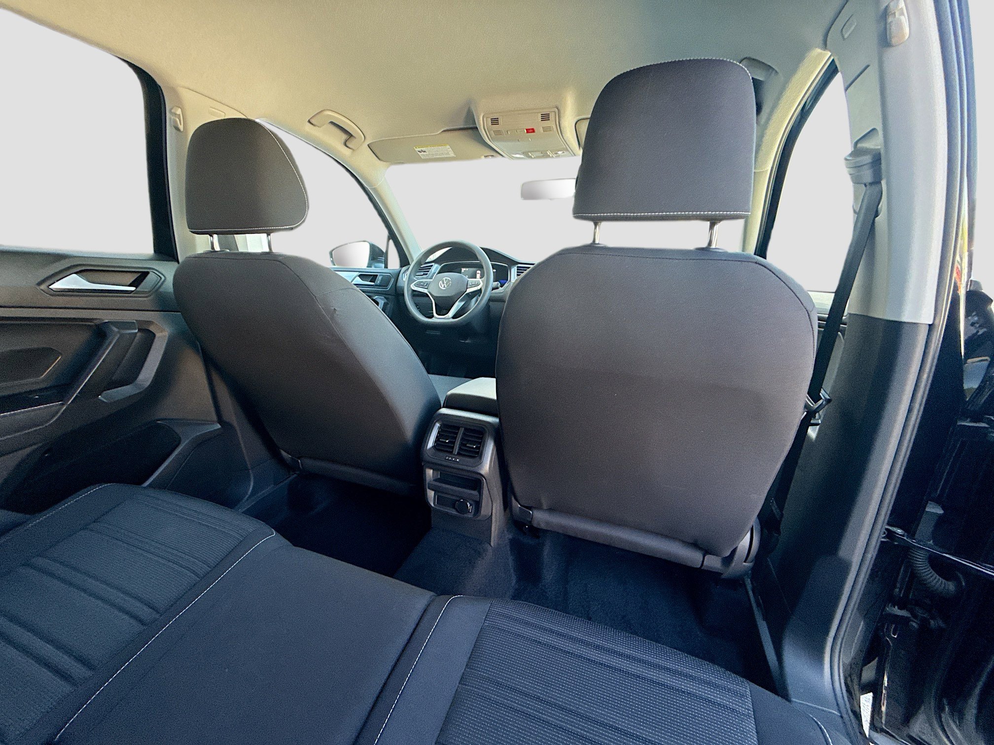 Used 2022 Volkswagen Tiguan S image 29