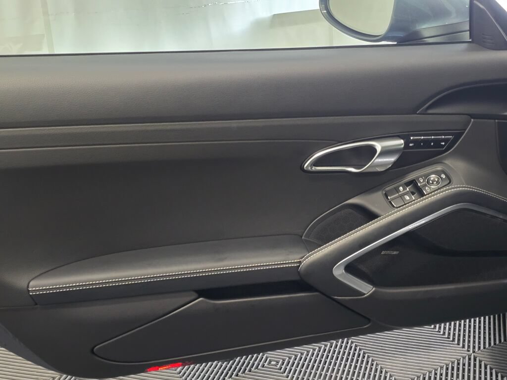 Certified 2025 Porsche 718 Cayman RWD image 20