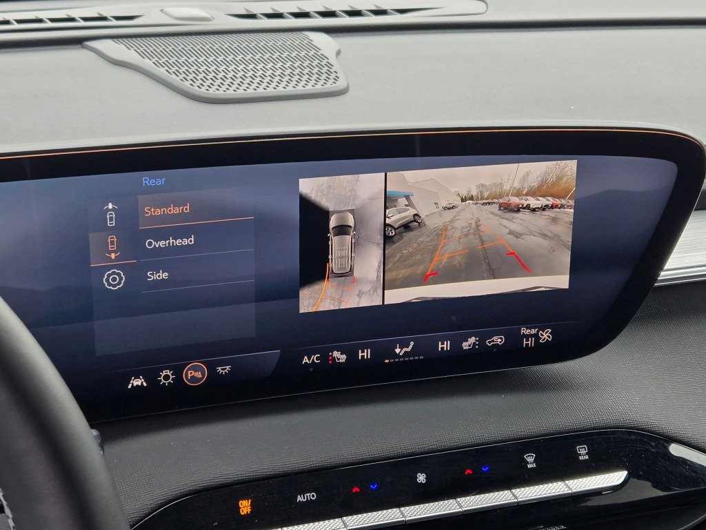 Certified 2025 Buick Enclave Preferred image 28