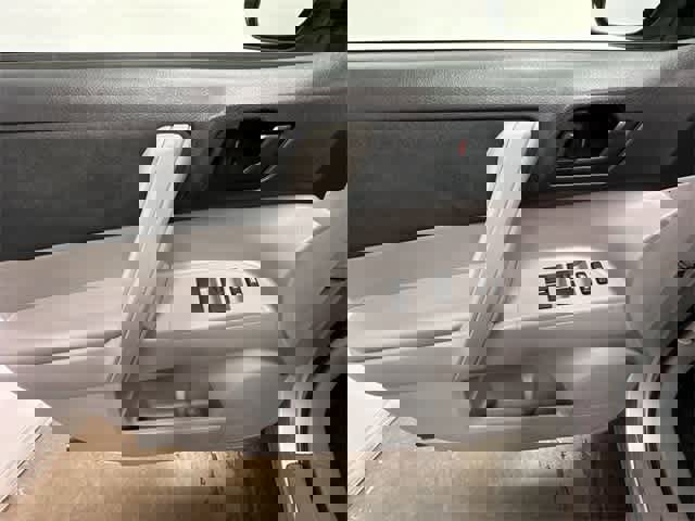 Used 2013 Toyota Highlander Plus image 14