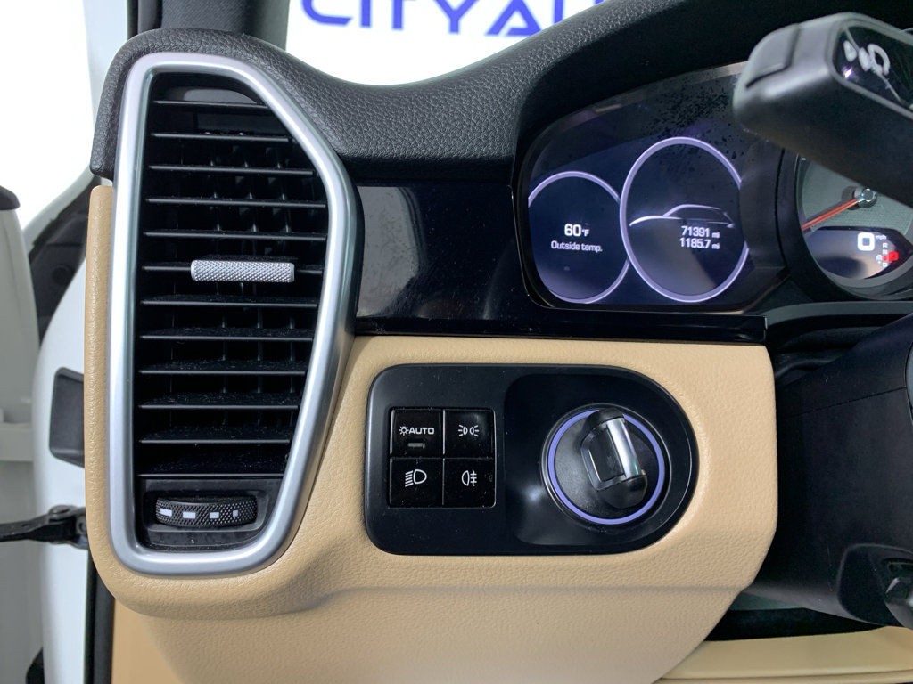 Used 2019 Porsche Cayenne image 17