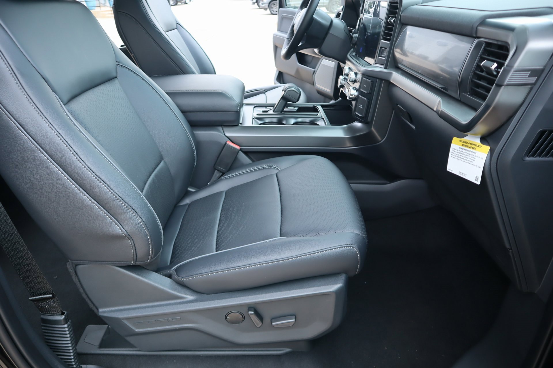 New 2025 Ford F150 Lariat w/ FX4 Off-Road Package image 15