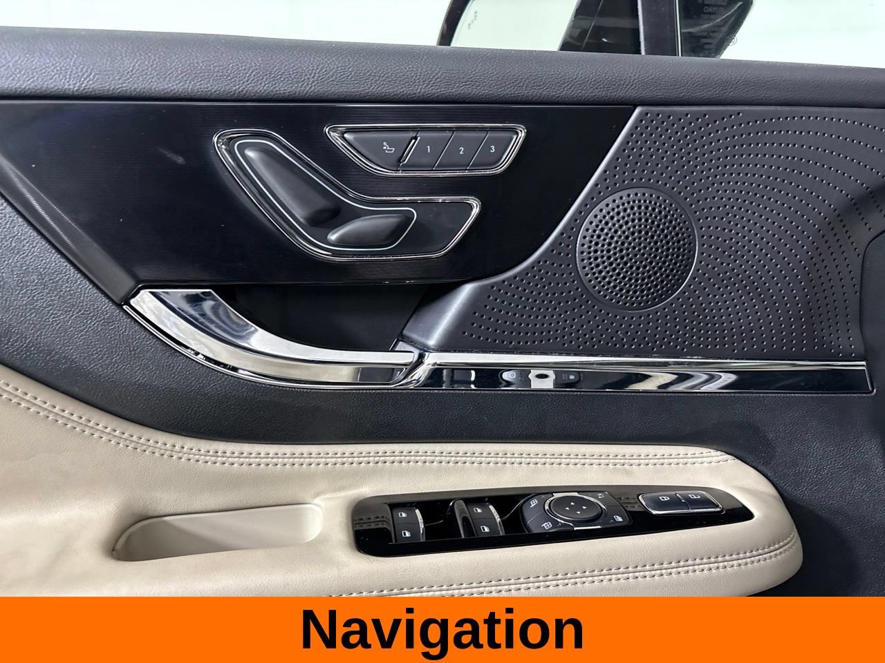 Used 2026 Lincoln Corsair Premiere FWD image 11