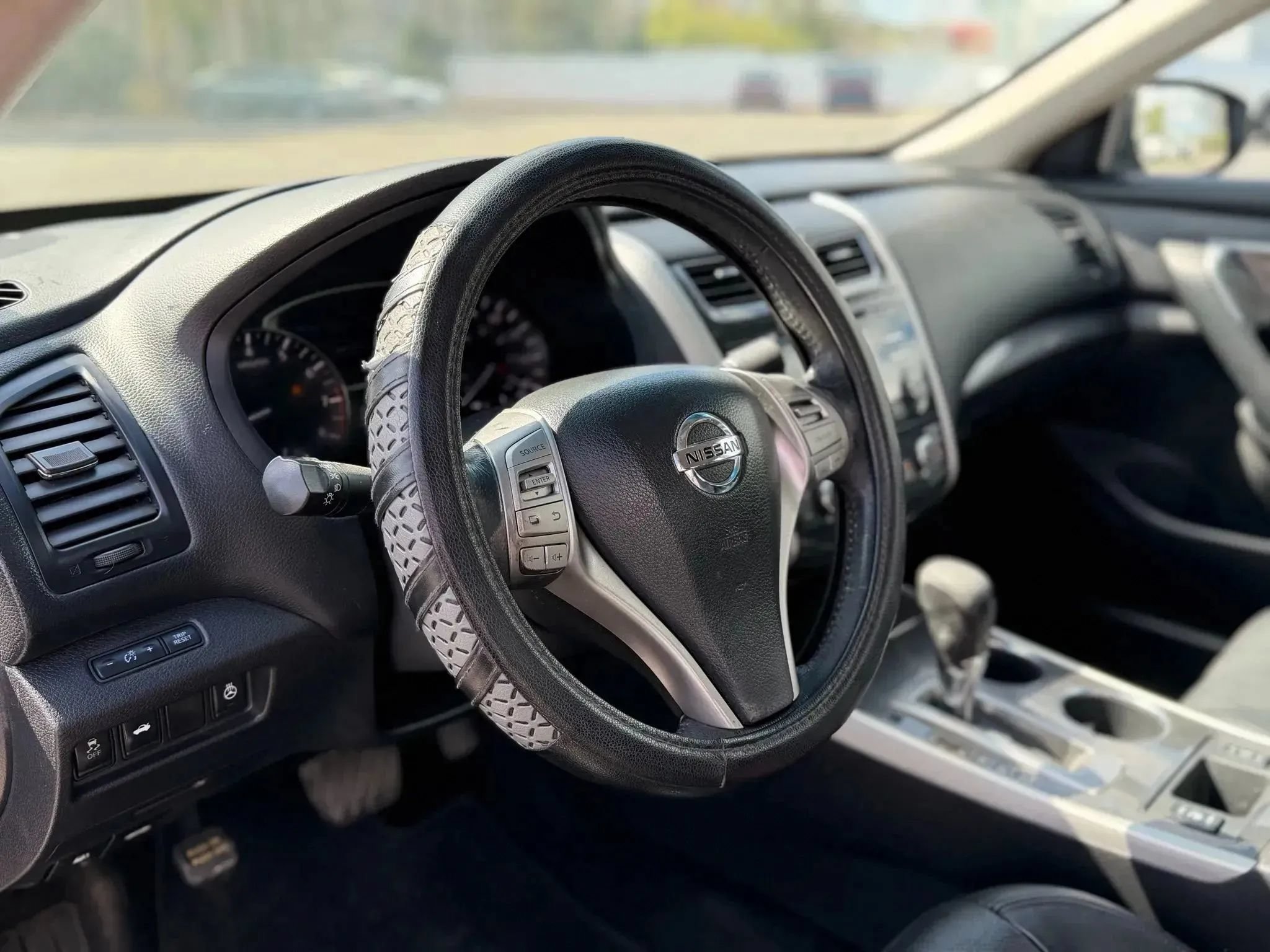 Used 2013 Nissan Altima 2.5 SL FWD image 12