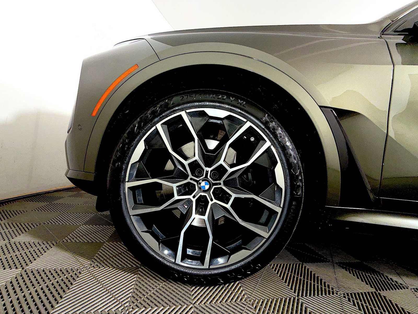 Certified 2024 BMW X7 xDrive40i w/ M Sport Package image 8
