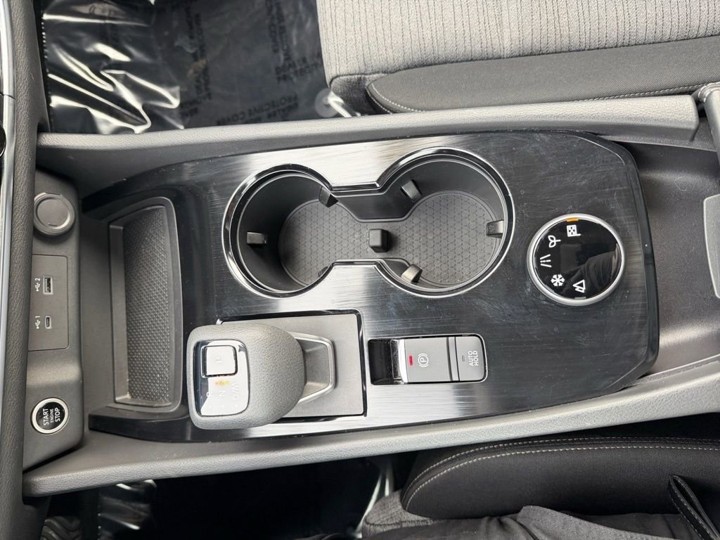 Used 2023 Nissan Rogue SV image 25