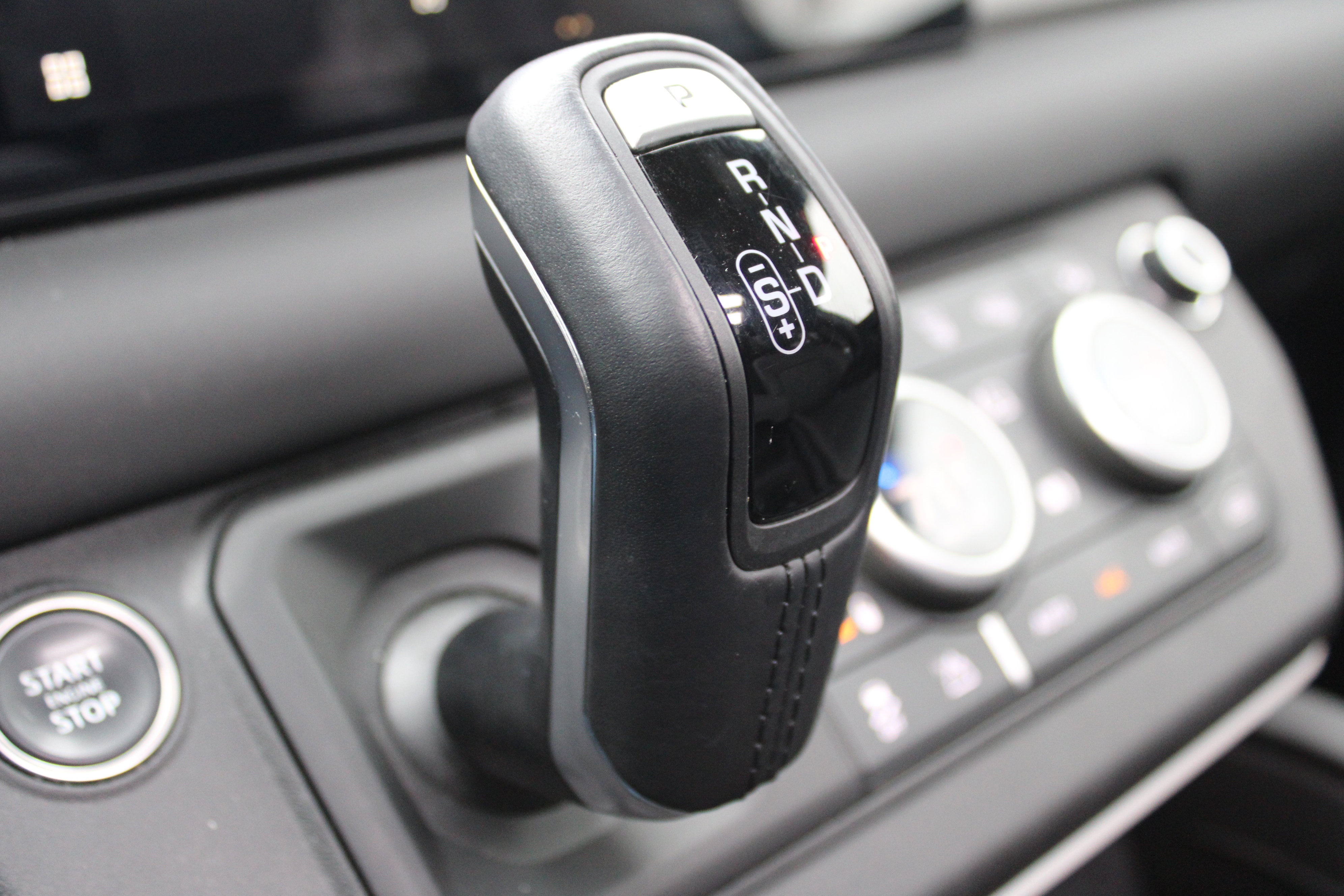 Used 2024 Land Rover Defender 110 S image 27