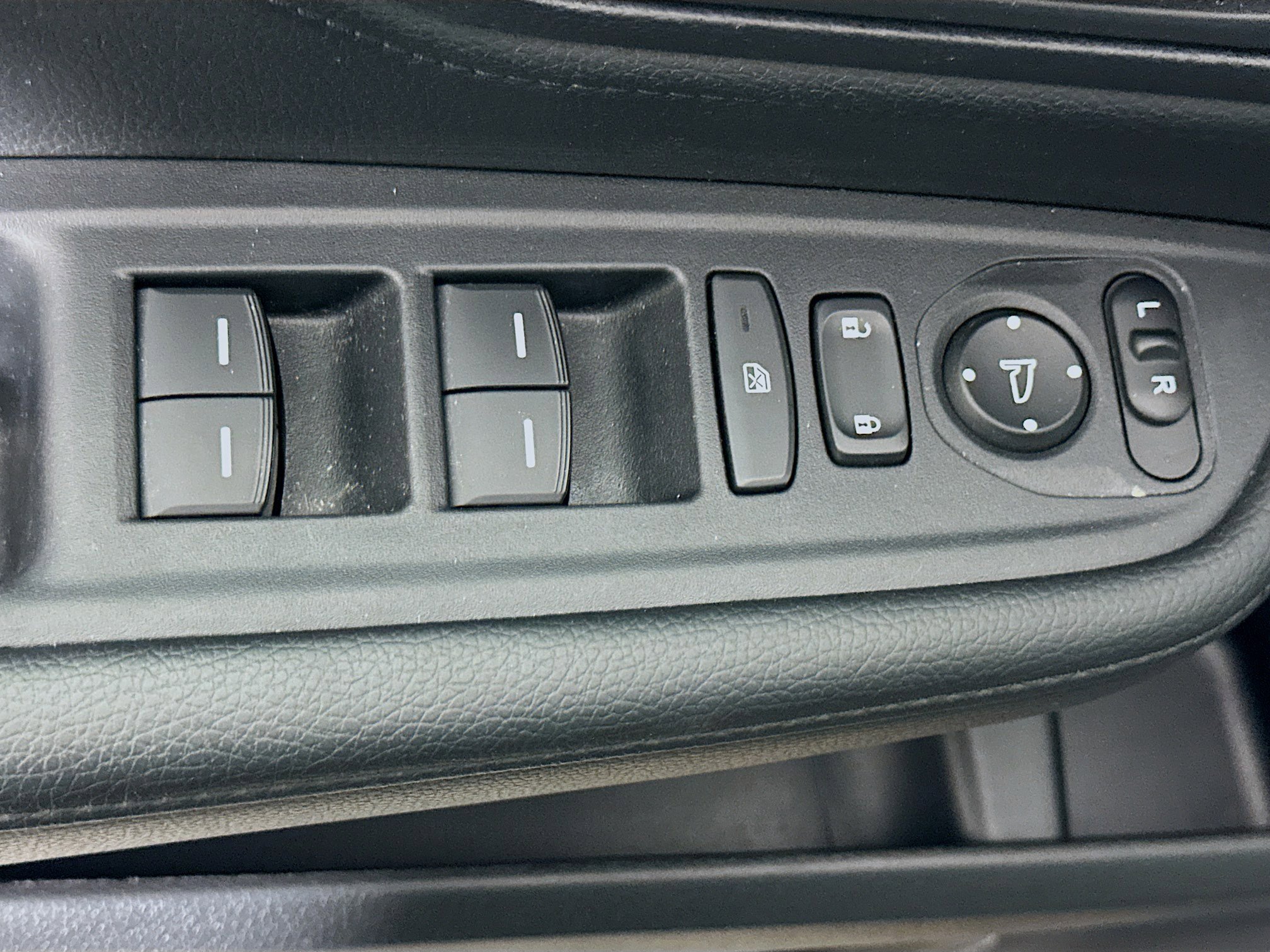 Used 2025 Honda Odyssey EX-L image 15