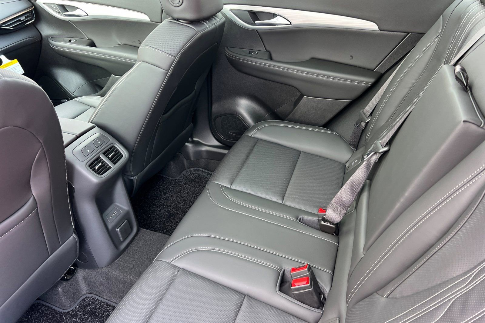 New 2026 Buick Envision Avenir image 10