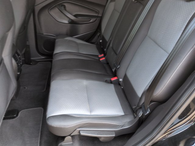 Used 2017 Ford Escape SE w/ SE Cold Weather Package AWD/4WD image 24