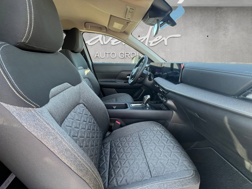 New 2026 Nissan Kicks SV image 24