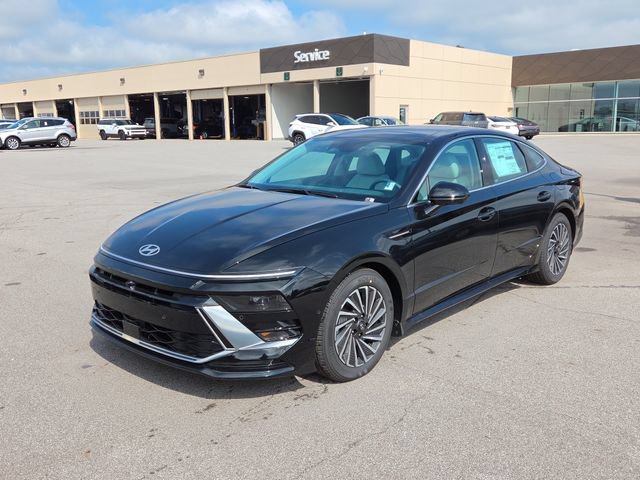 New 2026 Hyundai Sonata Limited FWD image 2
