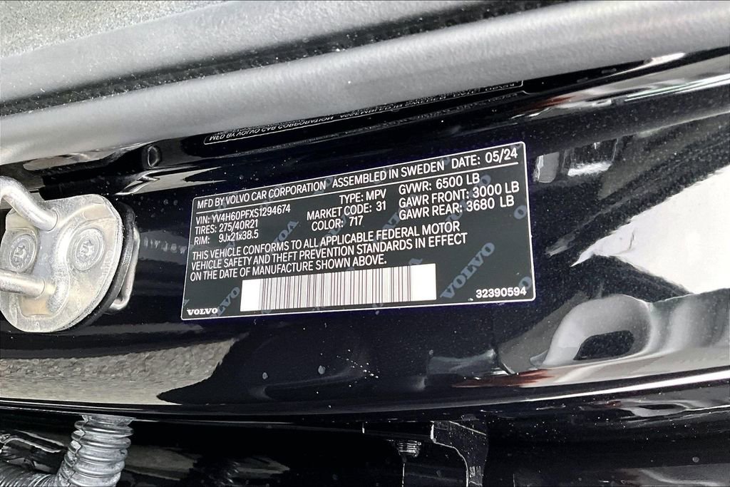 Certified 2025 Volvo XC90 T8 Ultra w/ Lounge Package image 19