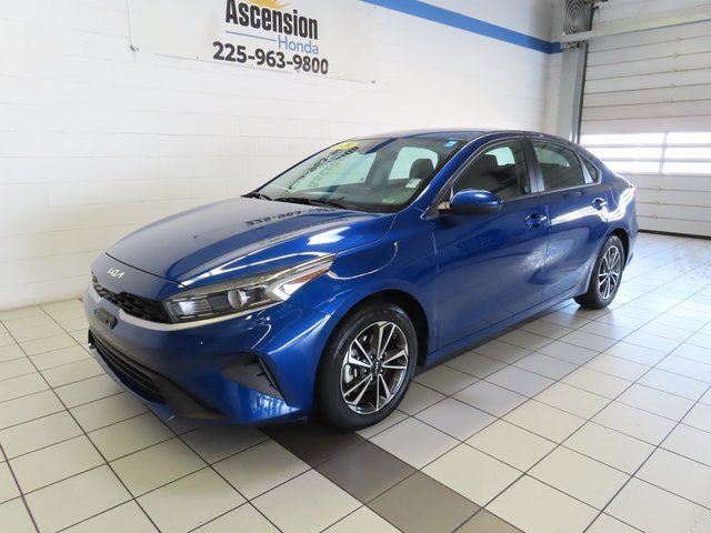 Used 2024 Kia Forte LXS image 2