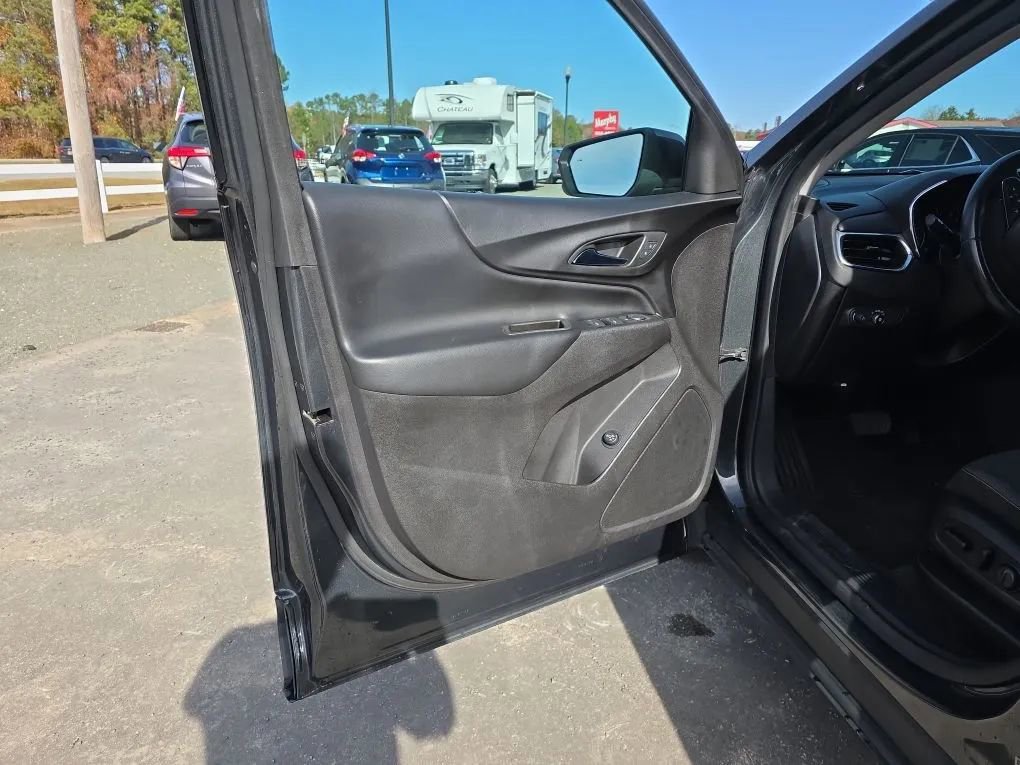 Used 2019 Chevrolet Equinox LT image 36