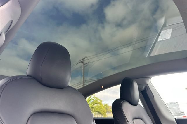 Used 2022 Tesla Model Y Performance AWD/4WD image 19