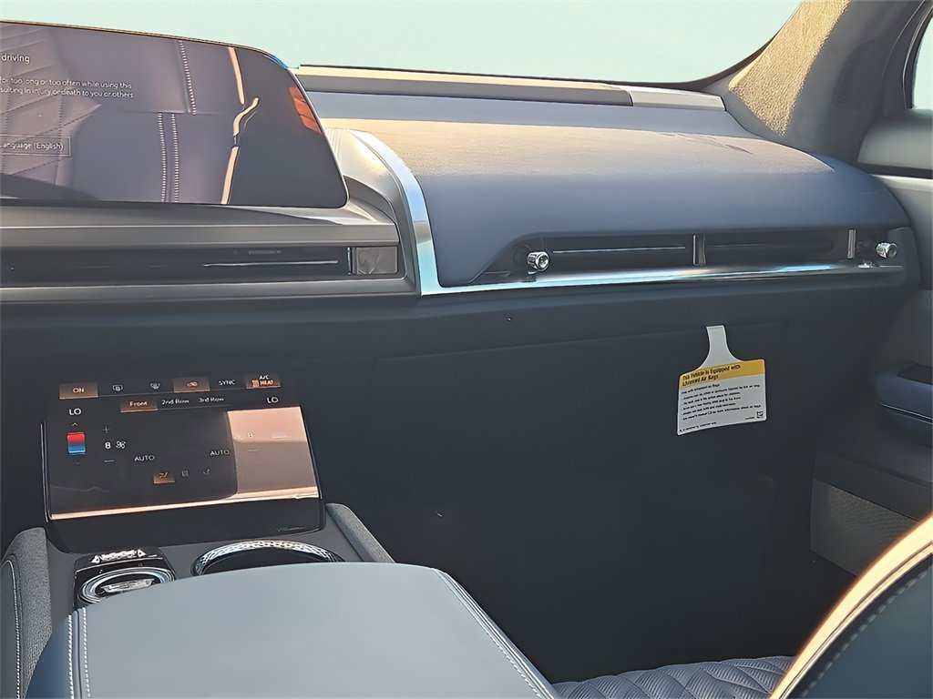 New 2026 Cadillac Vistiq Premium Luxury w/ LPO, Floor Liner Package image 21