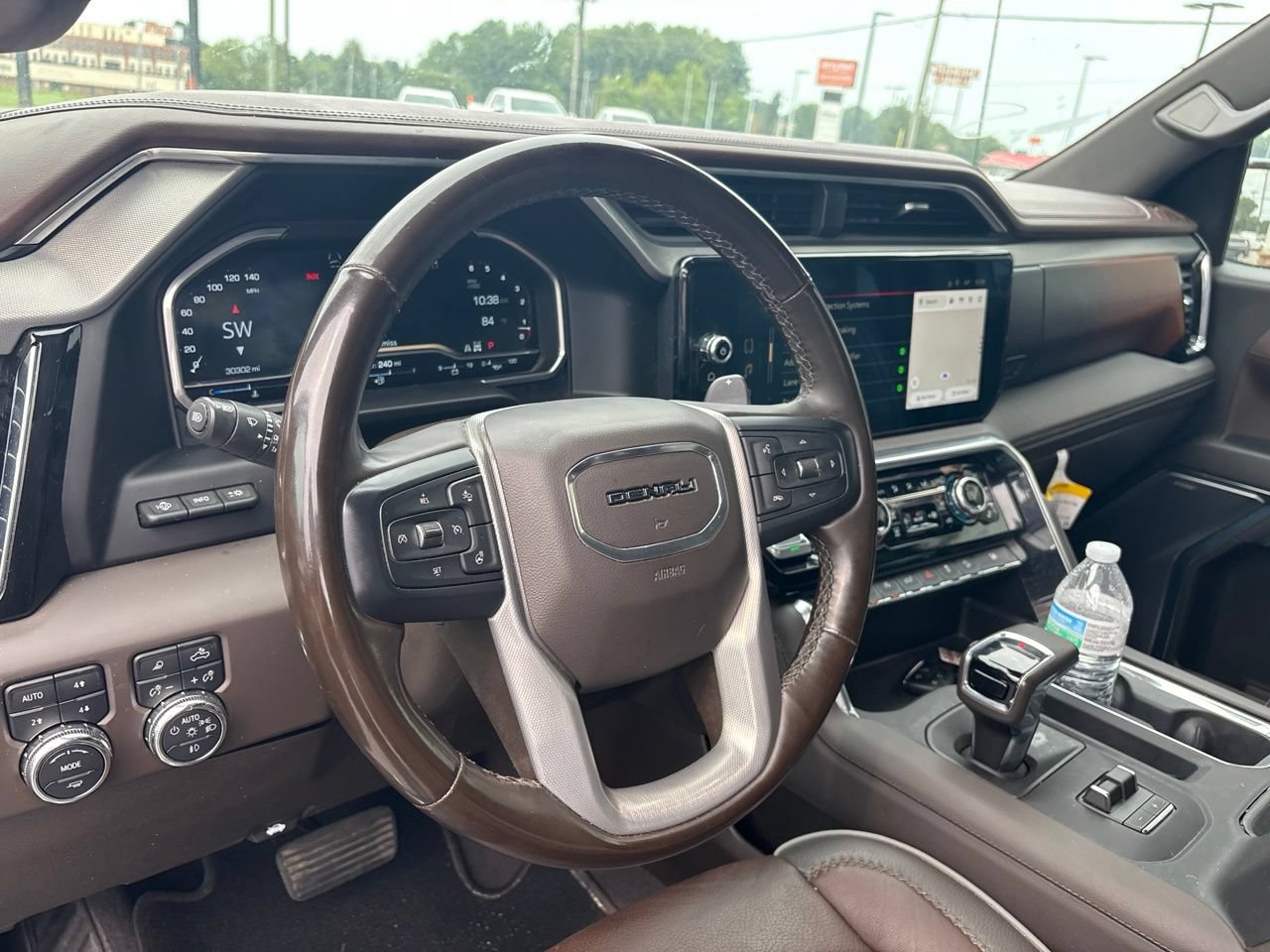 Used 2023 GMC Sierra 1500 Denali w/ Technology Package AWD/4WD image 3
