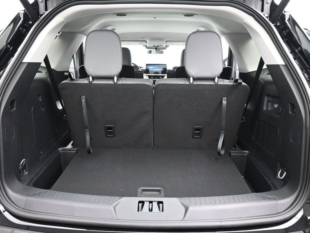 New 2025 Ford Explorer Active w/ Active Comfort Package image 22