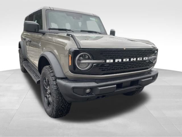 New 2025 Ford Bronco Outer Banks w/ Black Appearance Package image 8